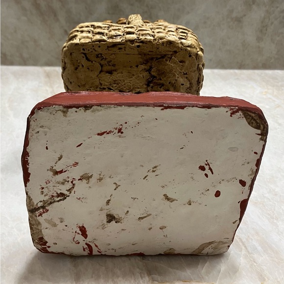 Vintage Jewish Man Rabbi Figurine Statue Bagel Basket - Picture 5 of 6